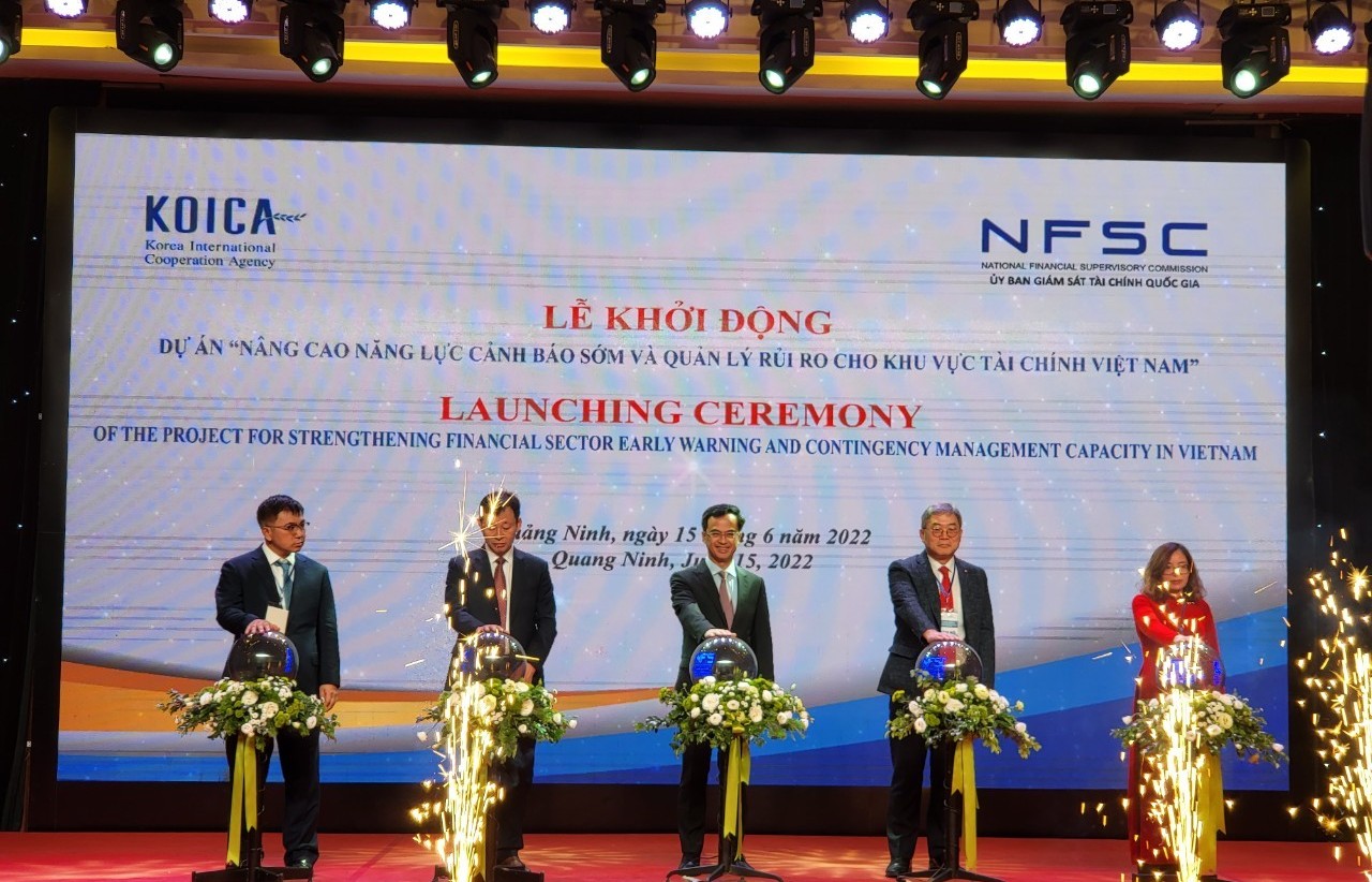 Khởi động dự án "Nâng cao năng lực cảnh báo sớm và quản lý rủi ro cho khu vực tài chính Việt Nam"