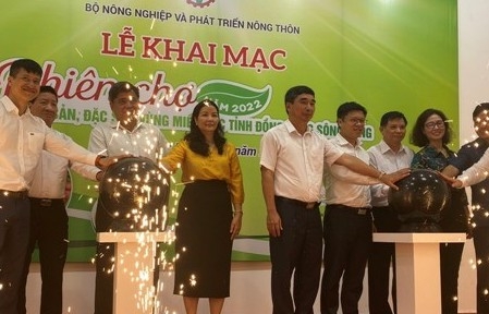 Gần 80 gian hàng tham gia phiên chợ nông sản, đặc sản các tỉnh Đồng bằng sông Hồng năm 2022