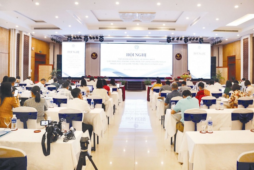 Bảo hiểm Xã hội Việt Nam tổ chức “Hội nghị tập huấn kiến thức về BHXH, BHYT, BHTN cho phóng viên thuộc các cơ quan thông tấn, báo chí năm 2022” (tháng 5/2022.) Ảnh: BHXHVN