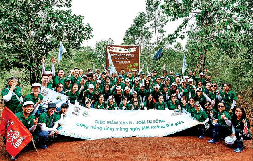 Hoạt động trồng rừng “Gieo Mầm Xanh – Ươm Sự Sống” của Nestle Việt Nam nhằm nâng cao nhận thức chào mừng Ngày Môi trường Thế giới (5/6/2022).