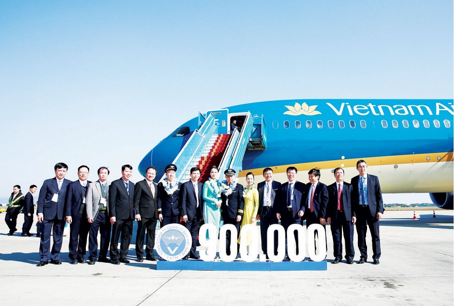 Tổng công ty Quản lý bay Việt Nam chào mừng điều hành chuyến bay thứ 900 nghìn trong năm 2019. Ảnh: VATM