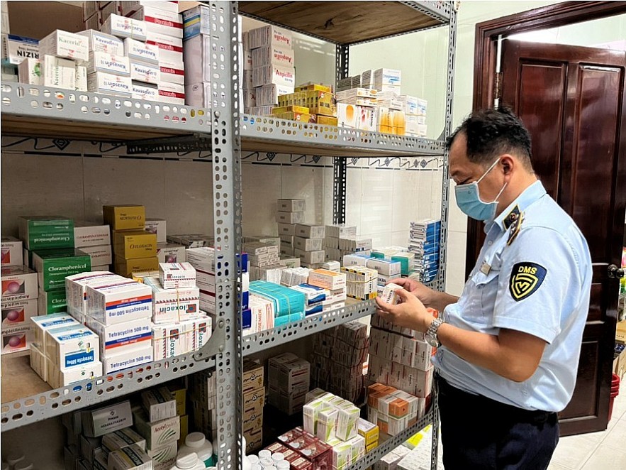 Vĩnh Long: Phát hiện kho thuốc tân dược với trên 22.000 sản phẩm vi phạm