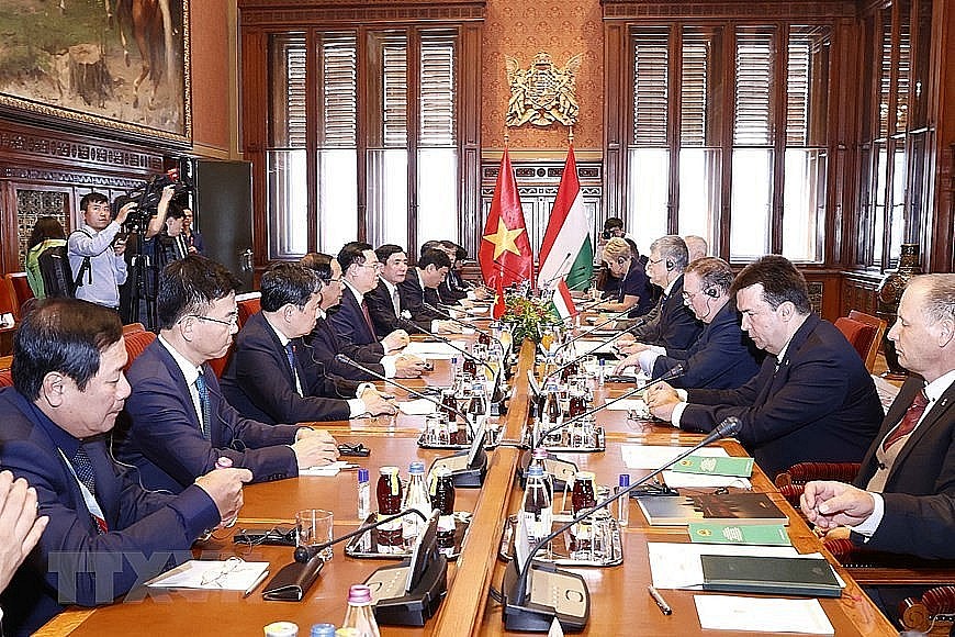 Chủ tịch Quốc hội Vương Đình Huệ thăm chính thức Hungary: Vun đắp mối quan hệ bền chặt giữa Việt Nam và Hungary