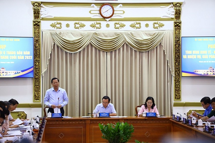 Chủ tịch UBND TP. Hồ Chí Minh Phan Văn Mãi phát biểu tại phiên họp. Ảnh Huyền Châu