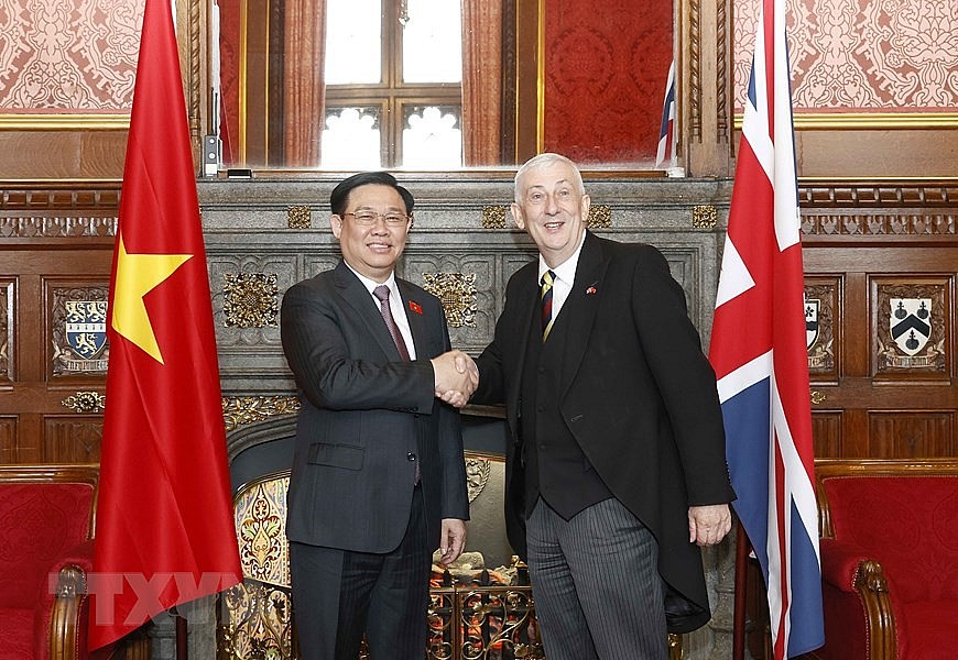 Hình ảnh Chủ tịch Quốc hội Vương Đình Huệ hội đàm với Chủ tịch Hạ viện Anh