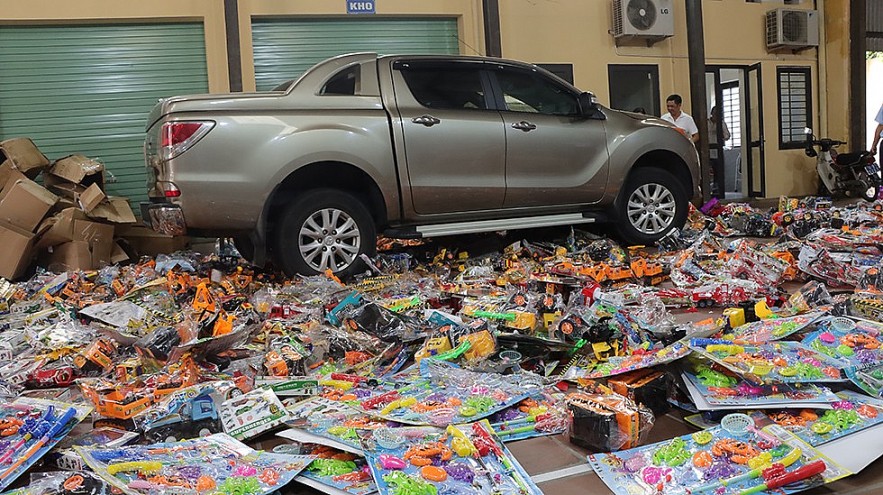 Thái Nguyên: Tiêu hủy hàng nghìn đồ chơi tiềm ẩn nguy cơ ảnh hưởng sức khỏe trẻ em