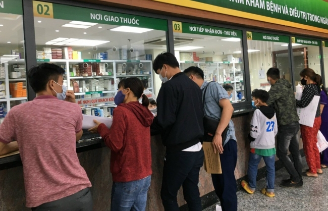 Cơ sở khám chữa bệnh phải có trách nhiệm cung ứng đầy đủ thuốc, vật tư y tế cho người bệnh
