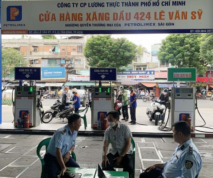 Bộ trưởng Bộ Công thương chỉ đạo xử lý nghiêm cửa hàng để hết xăng 2 ngày