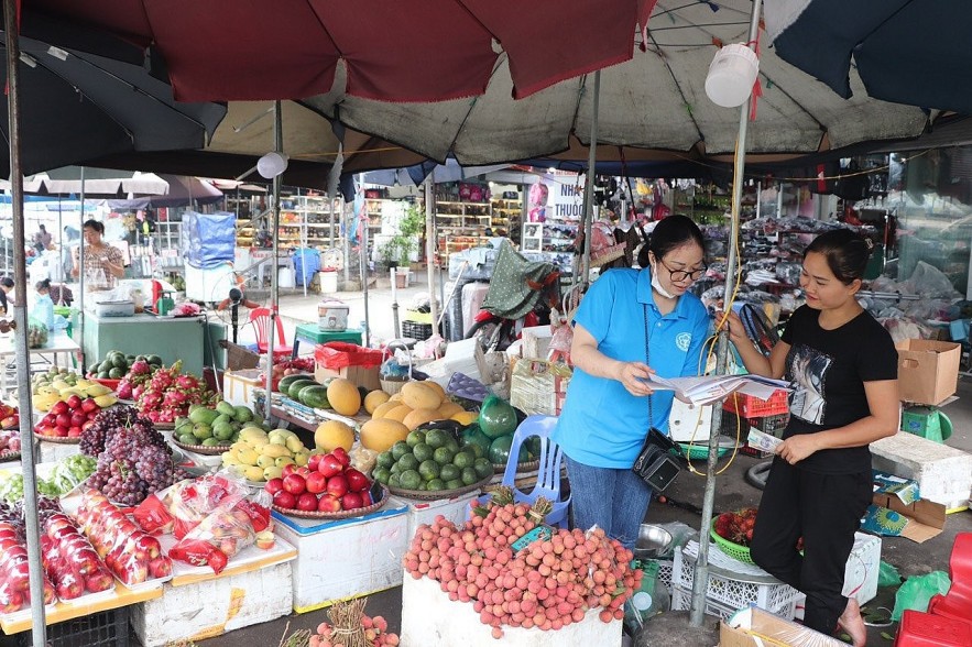 Phát triển được 56.572 người tham gia bảo hiểm sau 1 ngày ra quân vận động