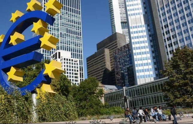 Ủy ban châu Âu hạ dự báo tăng trưởng kinh tế Eurozone