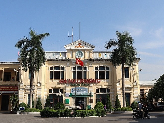 Tăng thêm tàu chạy tuyến Hà Nội - Hải Phòng