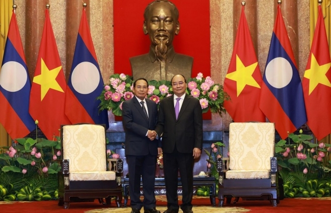 Phối hợp tìm nguồn vốn quốc tế cho kết nối hạ tầng cơ sở trọng yếu của Lào với biển Việt Nam