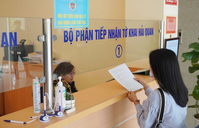 Thay đổi thông tin địa điểm sản xuất, gia công xuất khẩu phải khai báo trước với hải quan