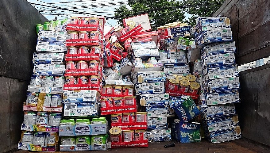 Long An: Tiêu hủy lô sữa không đủ điều kiện lưu thông trên thị trường