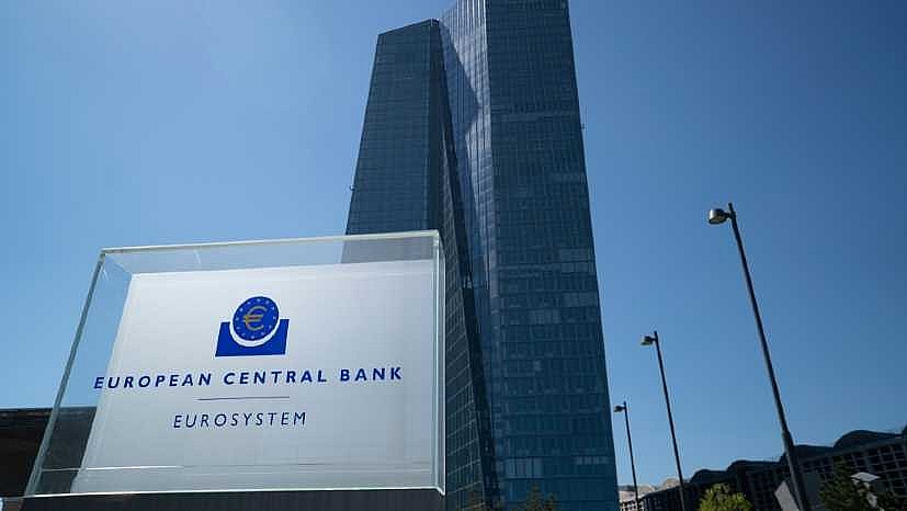 ECB quyết định tăng lãi suất lần đầu tiên trong 11 năm