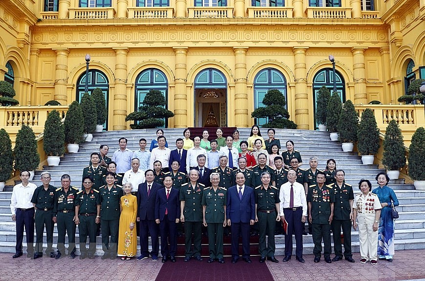 Chủ tịch nước Nguyễn Xuân Phúc gặp mặt đoàn đại biểu Mẹ Việt Nam Anh hùng, thân nhân liệt sỹ