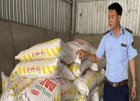Kiên Giang: "Nổi cộm" tình trạng buôn bán phân bón giả và vật tư nông nghiệp
