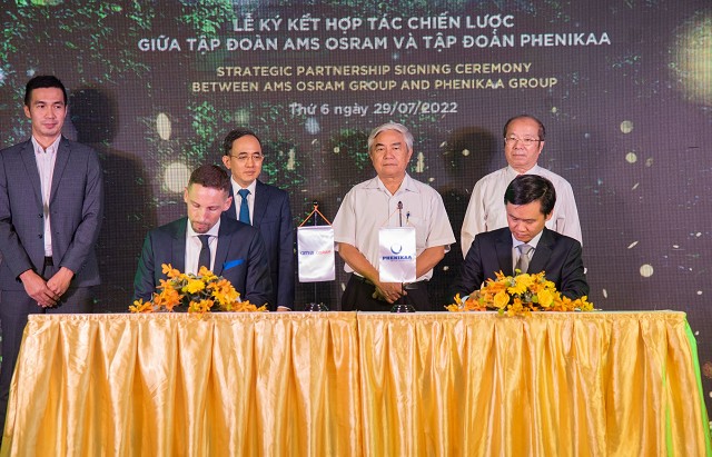 Tập đoàn Phenikaa chính thức ra mắt thương hiệu chiếu sáng tự nhiên do người Việt sáng chế
