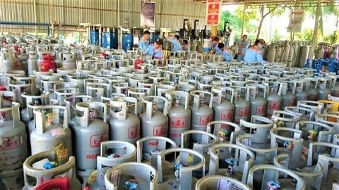 Giá gas tiếp tục giảm, người tiêu dùng bớt gánh nặng chi tiêu