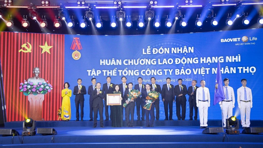 Bảo Việt Nhân thọ tiếp tục dẫn đầu top 10 “Công ty bảo hiểm nhân thọ uy tín năm 2022”