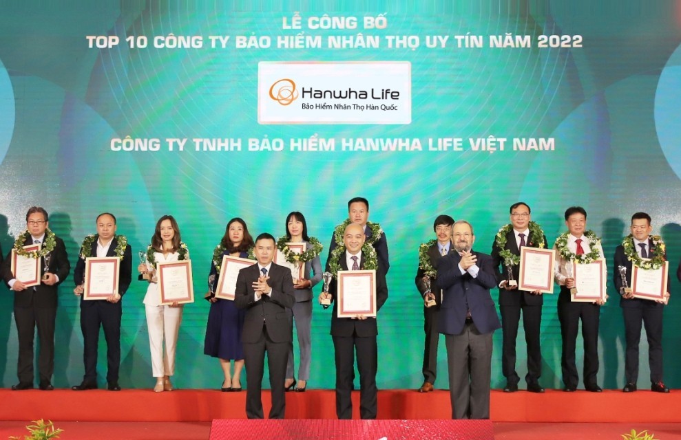 Hanwha Life Việt Nam lọt Top 10 công ty bảo hiểm uy tín năm 2022