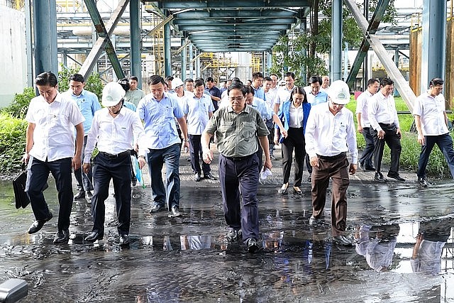 Hình ảnh Thủ tướng kiểm tra, khảo sát thực địa dự án Đạm Ninh Bình