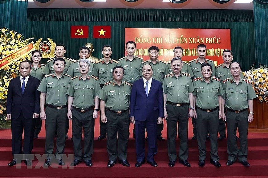 Chủ tịch nước Nguyễn Xuân Phúc thăm và làm việc với Cục An ninh Kinh tế của Bộ Công an