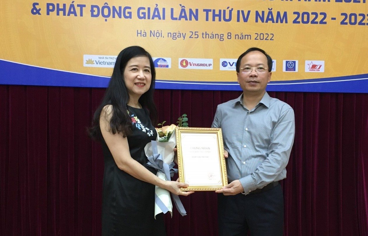Thời báo Tài chính Việt Nam nhận giải tập thể Báo chí viết về ngành Giao thông Vận tải