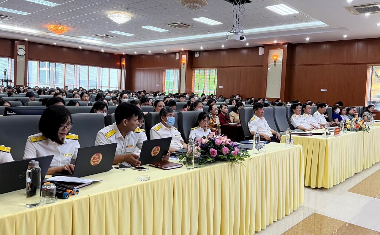 Quảng Ninh: 300 doanh nghiệp tham gia hội nghị triển khai chính sách thuế và đối thoại.