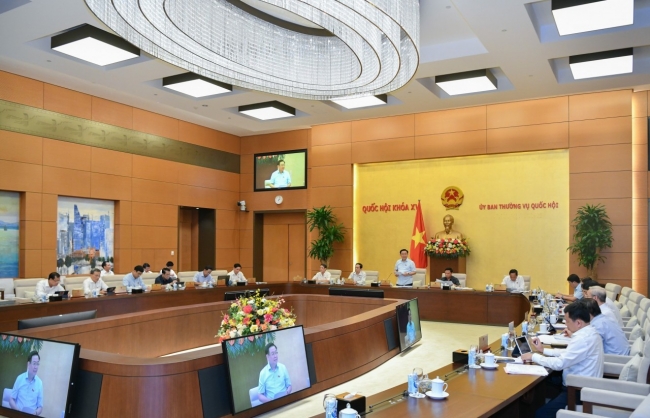 Trình Ủy ban Thường vụ Quốc hội phân bổ 176.000 tỷ đồng vốn trong gói hỗ trợ phục hồi kinh tế