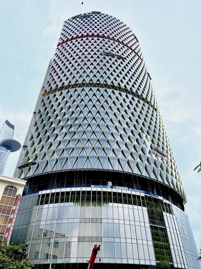 Tưởng “hồi sinh” nhưng toà nhà IFC SaiGon One Tower  tiếp tục rơi vào trạng thái “đóng băng”