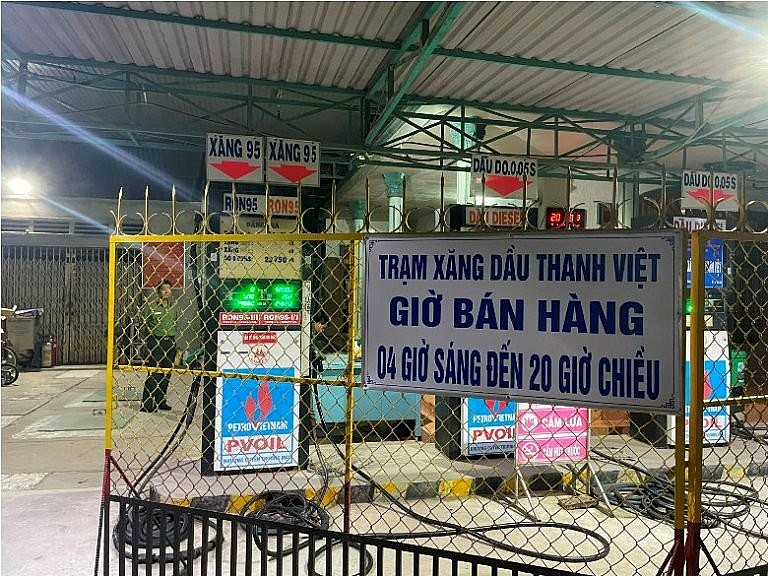 Tây Ninh: Một cửa hàng xăng dầu bị xử phạt 15 triệu đồng vì đóng cửa sớm