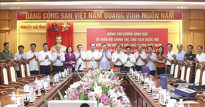 Chủ tịch Quốc hội làm việc với Ban Thường vụ Tỉnh ủy Hà Tĩnh