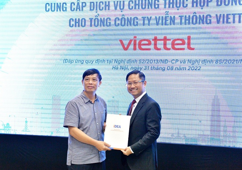 Viettel Telecom được trao giấy xác nhận đăng ký cung cấp dịch vụ chứng thực hợp đồng điện tử vContract