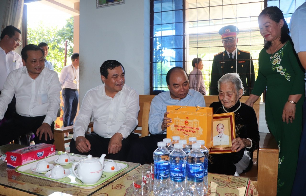 Chủ tịch nước Nguyễn Xuân Phúc dự gặp mặt nhân dịp Quốc khánh tại huyện Đại Lộc, Quảng Nam