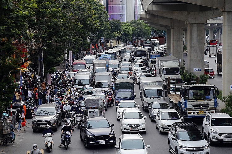 Hà Nội còn 33 'điểm nóng' về ùn tắc giao thông nghiêm trọng giờ cao điểm