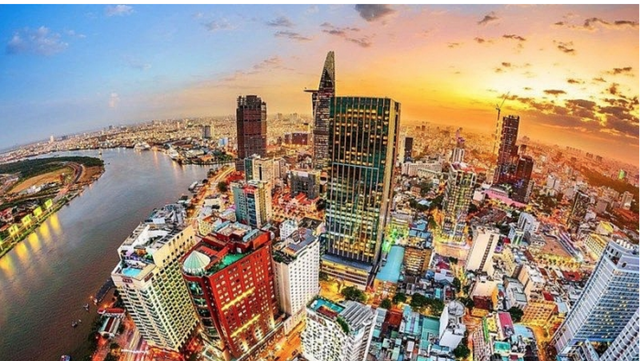 IMF revises up Viet Nam’s GDP growth forecast to 7% in 2022