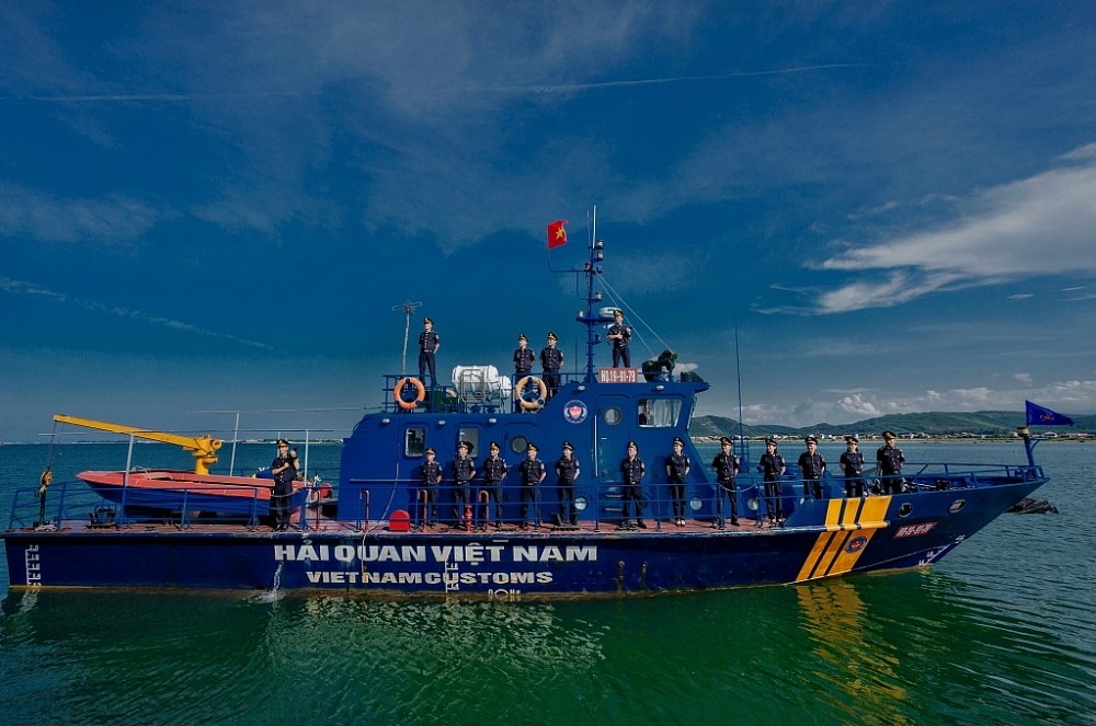 Tàu tuần tra trên biển của Hải quan Quảng Bình.