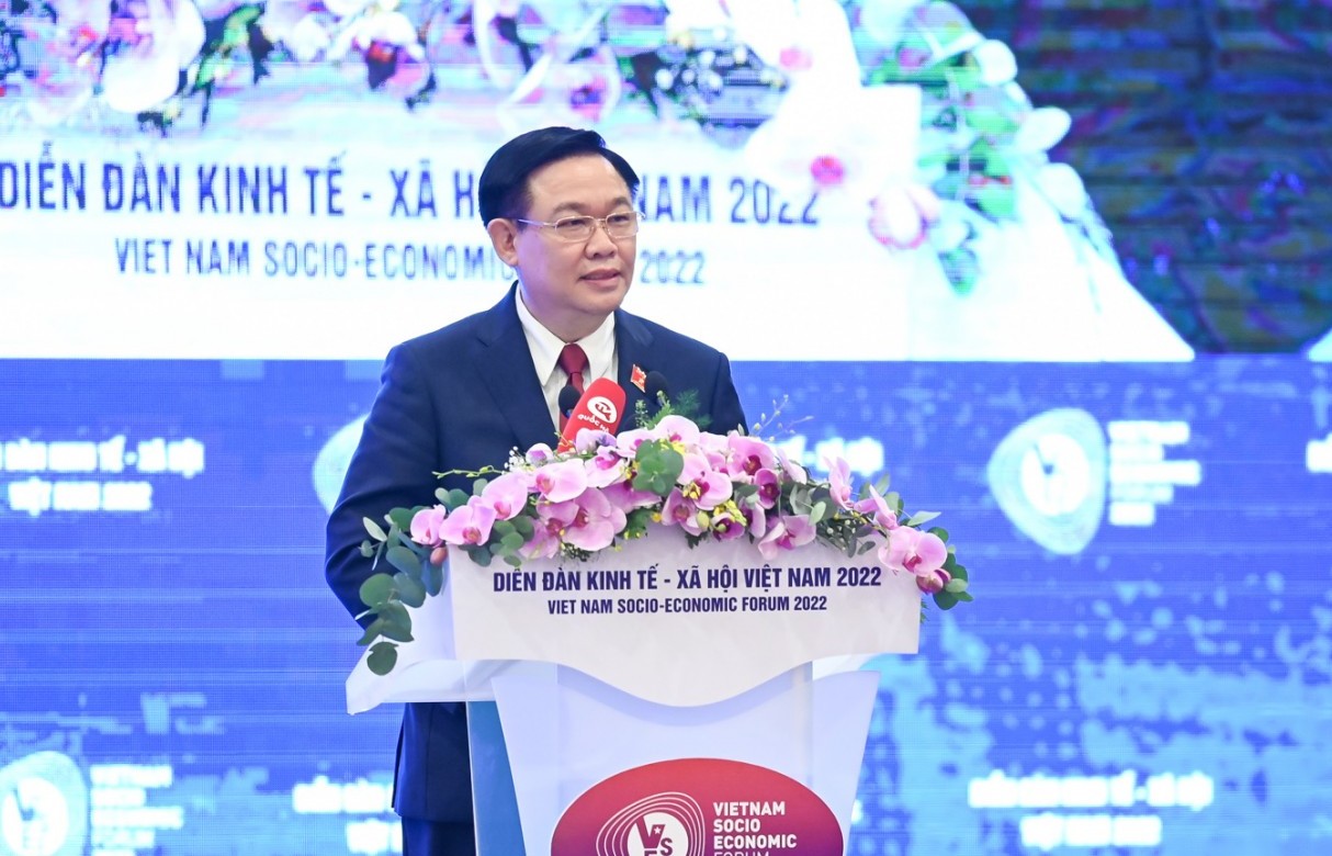 Chủ tịch Quốc hội Vương Đình Huệ: Khắc phục chuyện ngân hàng ngại cho vay, doanh nghiệp ngại đi vay