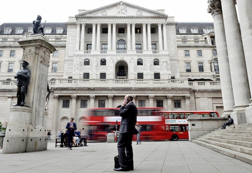 Ngân hàng Trung ương Anh tiếp tục nâng lãi suất để đối phó với lạm phát