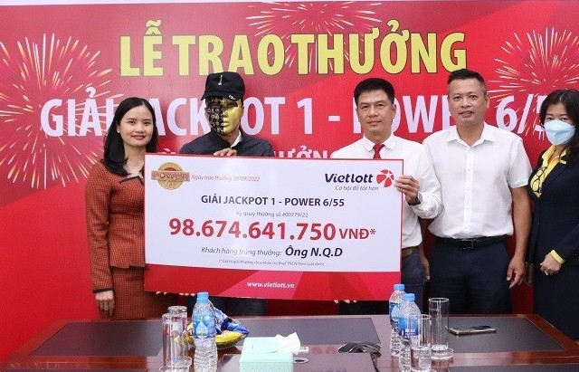 Vietlott trao Jackpot 1 Power 6/55 hơn 98,6 tỷ đồng tại Cần Thơ