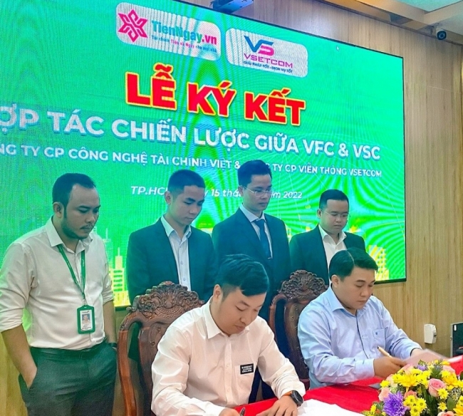 VSETCOM tiên phong ứng dụng công nghệ mới chính thức ký kết hợp tác chiến lược với TienNgay.VN