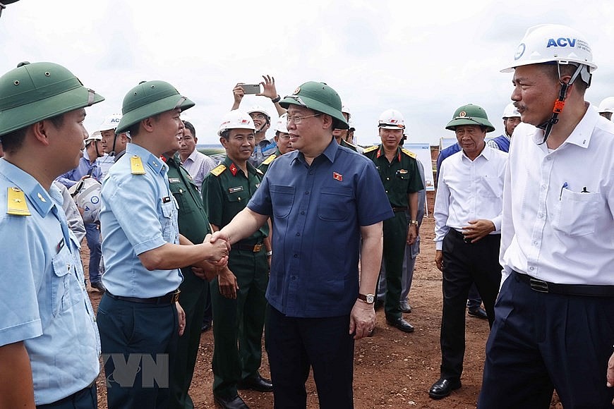 Chủ tịch Quốc hội kiểm tra dự án xây dựng cảng hàng không Long Thành