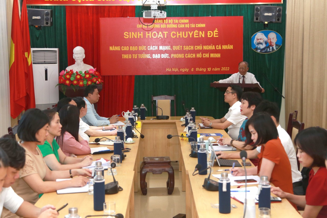 Chi bộ Trường Bồi dưỡng cán bộ tài chính sinh hoạt chuyên đề Chi bộ Trường Bồi dưỡng cán bộ tài chính sinh hoạt chuyên đề