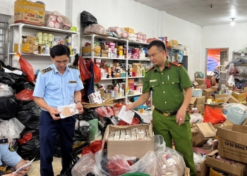 Tuyên Quang: Triệt phá "tổng kho" chứa hàng giả, hàng nhập lậu