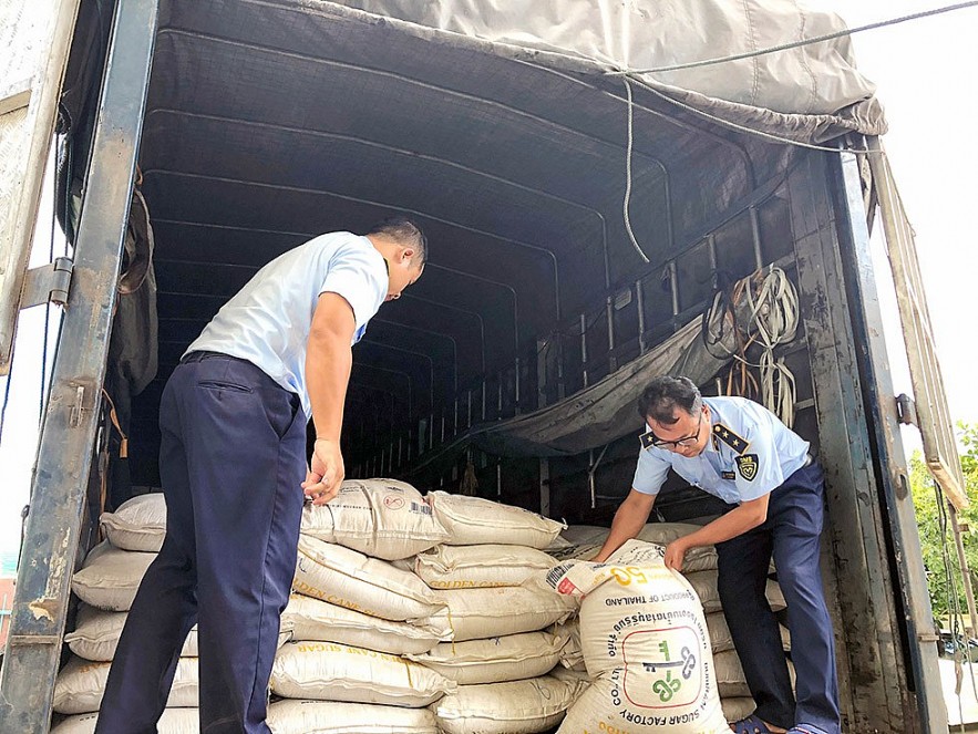 Quảng Bình: Phát hiện, thu giữ 14,5 tấn đường Thái Lan nghi vấn nhập lậu