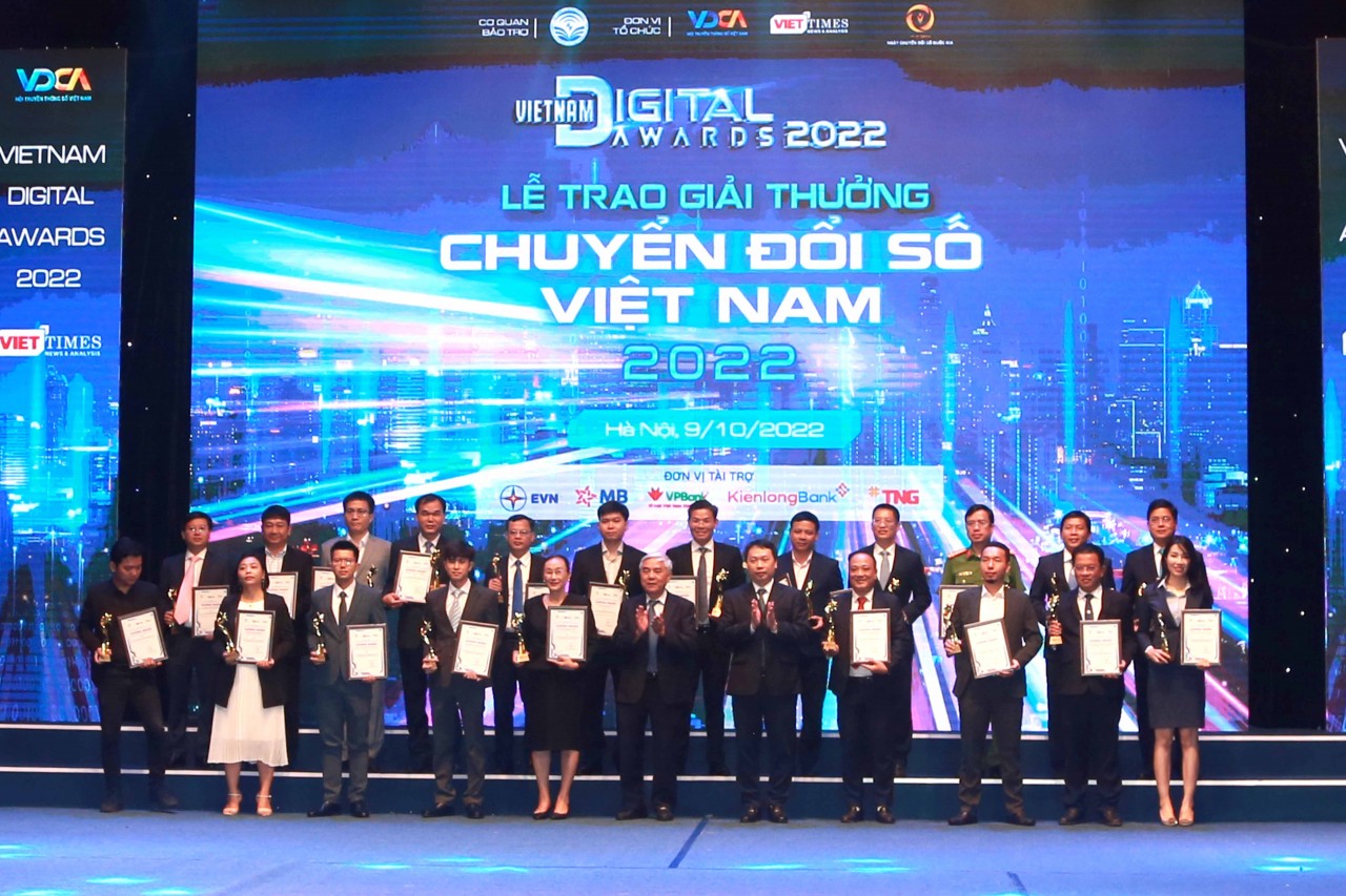 Tổng cục Thuế  vinh danh tại lễ trao giải thưởng chuyển đổi số Việt Nam năm 2022