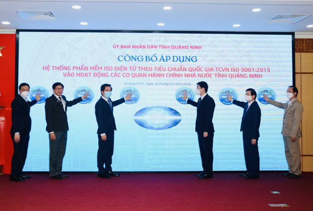 Quảng Ninh đẩy mạnh chuyển đổi số, tạo thuận lợi nhất cho người dân và doanh nghiệp