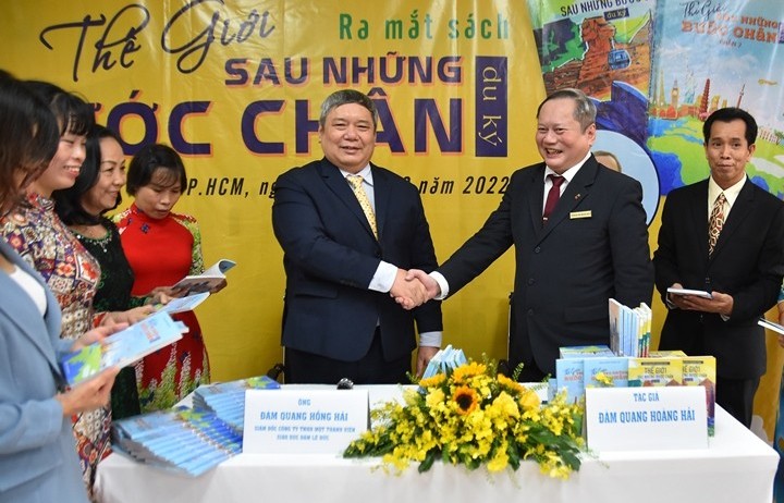 Ra mắt sách “Thế giới sau những bước chân du ký”
