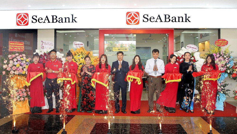 SeABank đồng loạt khai trương đưa vào hoạt động 8 điểm giao dịch